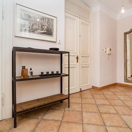 Large And Modern Apartment In The Heart Of Praha Exteriér fotografie