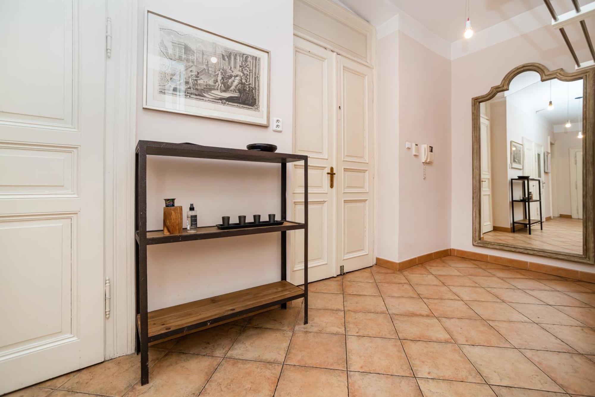 Large And Modern Apartment In The Heart Of Praha Exteriér fotografie