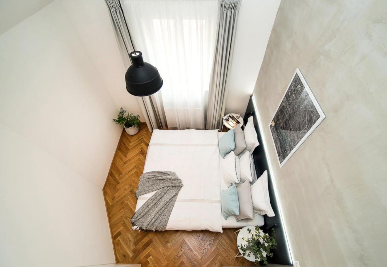 Large And Modern Apartment In The Heart Of Praha Exteriér fotografie